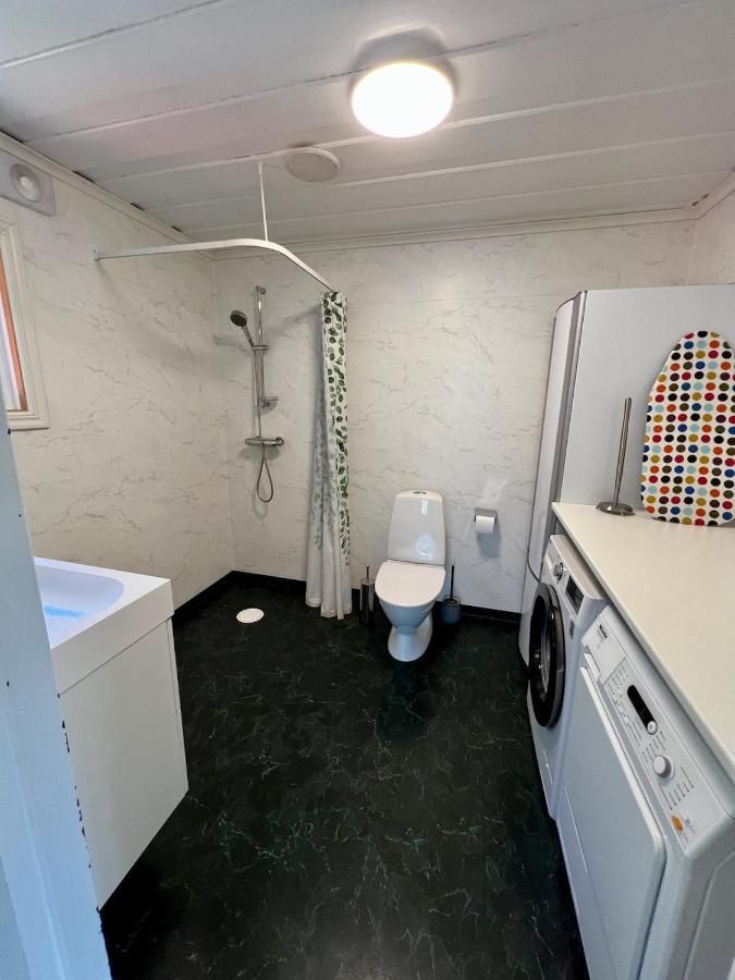 Östhammar Idylliskt Hus Med Sjoeutsikt. 빌라 외부 사진