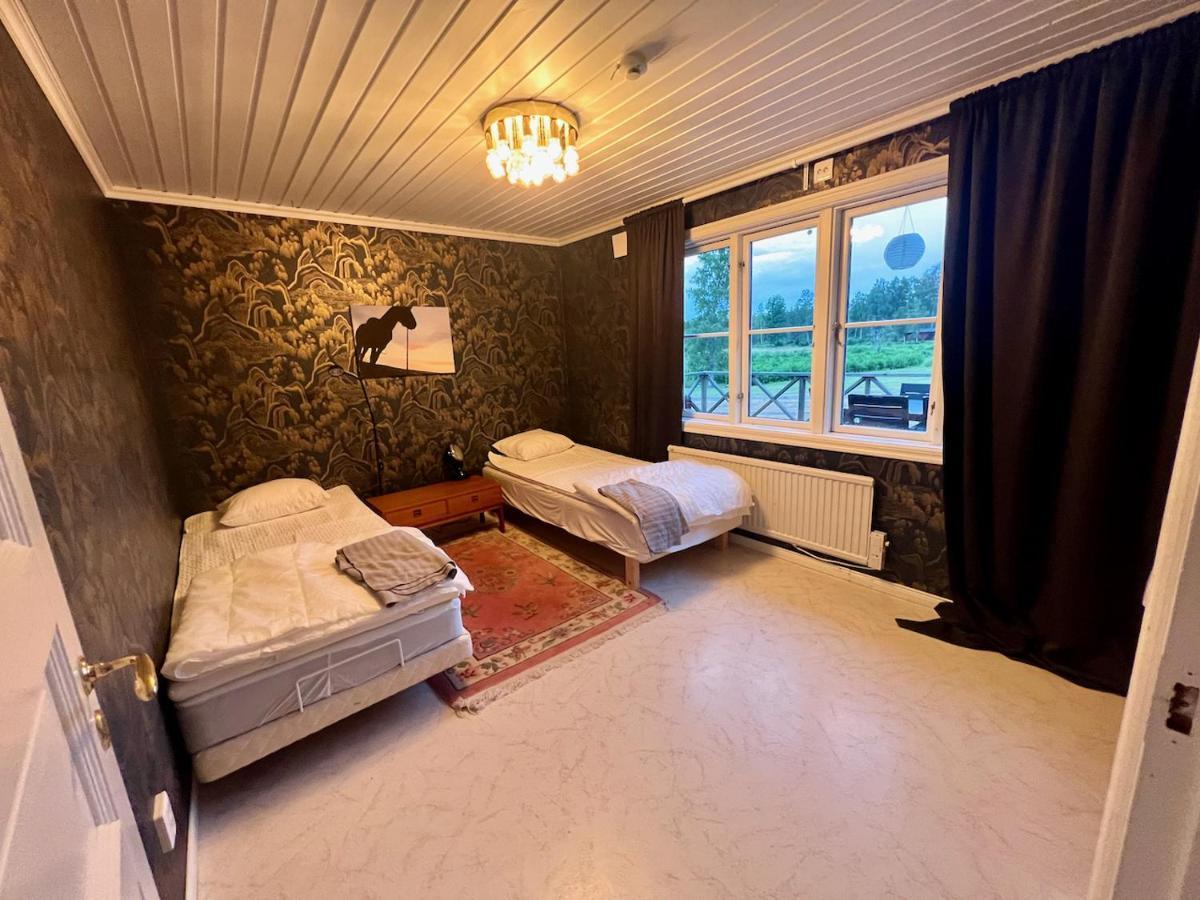 Östhammar Idylliskt Hus Med Sjoeutsikt. 빌라 외부 사진